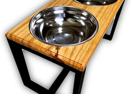Comedouro duplo de inox com suporte de madeira, adequado para cães e gatos.
